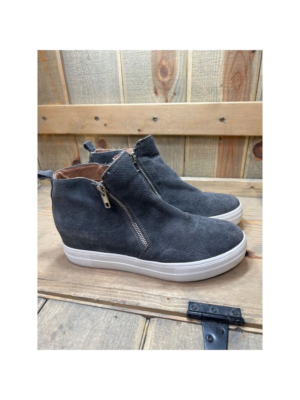 Steve Madden Women's Wedgie Hidden Wedge Gray Suede Ankle Boots US8